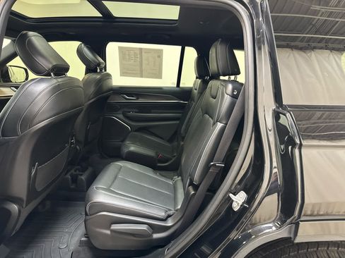 Used 2023 Jeep Grand Cherokee L Overland image 6