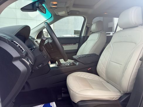Used 2016 Ford Explorer Platinum AWD/4WD image 11