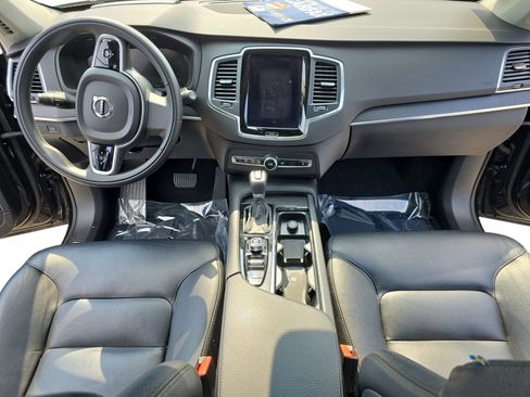 Used 2020 Volvo XC90 T6 Momentum AWD/4WD image 9