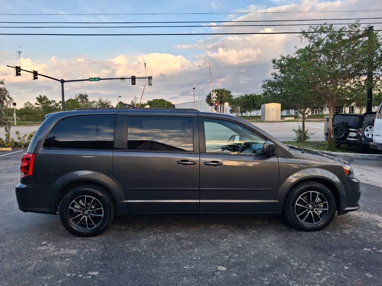 Used 2017 Dodge Grand Caravan GT FWD image 5