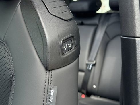 Used 2023 Land Rover Defender 110 75th Limited Edition image 27