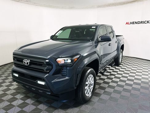 Used 2024 Toyota Tacoma Limited image 7