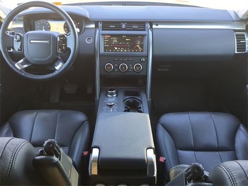 Used 2020 Land Rover Discovery Landmark image 13