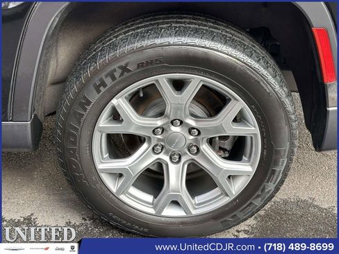 Used 2022 Jeep Wagoneer Series II image 12