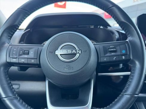 Certified 2025 Nissan Pathfinder SV FWD image 17