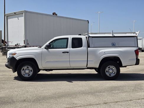 Used 2022 Toyota Tacoma SR RWD image 5