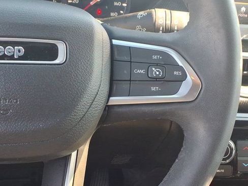 Used 2022 Jeep Compass Latitude FWD image 18