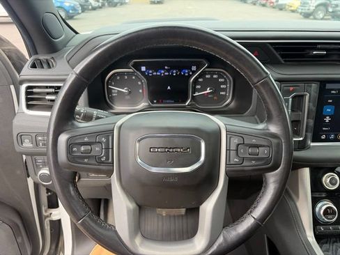Used 2021 GMC Yukon XL Denali w/ Denali Premium Package AWD/4WD image 10