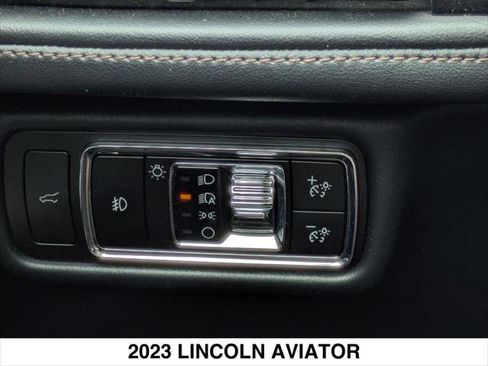 Used 2023 Lincoln Aviator Reserve w/ Equipment Group 201A RWD image 18