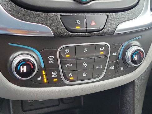 Used 2022 Chevrolet Equinox LT image 31