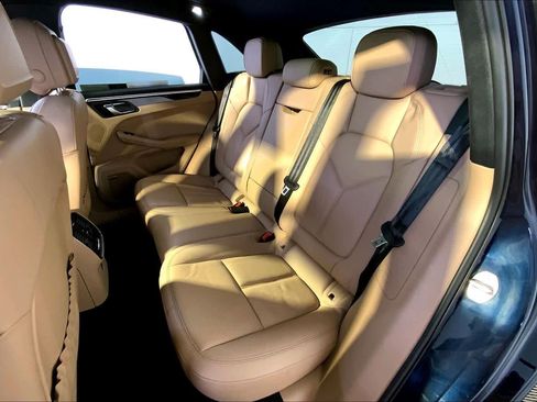 Used 2022 Porsche Macan S image 24