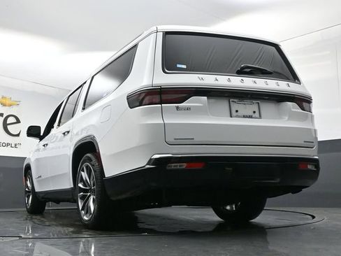 Used 2023 Jeep Wagoneer L Series III w/ Premium Group I AWD/4WD image 55