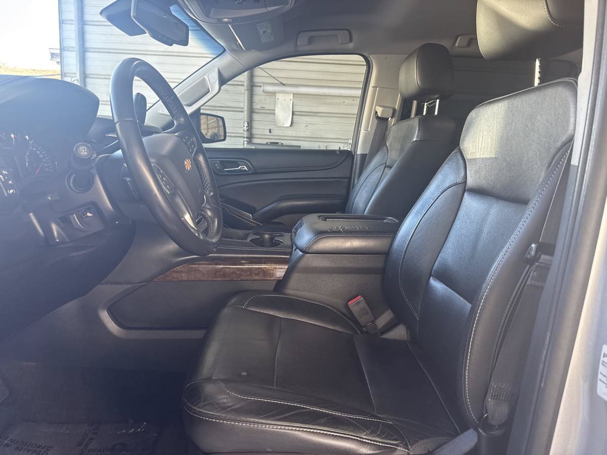 Used 2016 Chevrolet Suburban LT RWD image 16