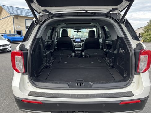 Used 2022 Ford Explorer XLT AWD/4WD image 31