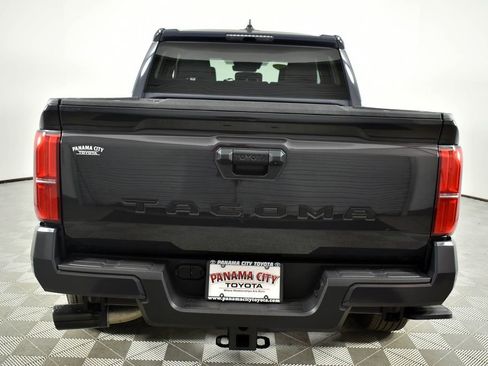 Used 2025 Toyota Tacoma TRD Sport image 6