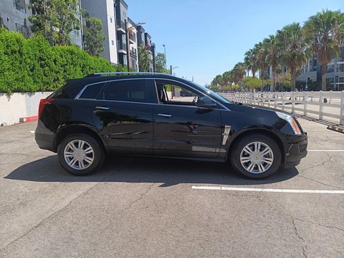 Used 2010 Cadillac SRX Luxury FWD image 4