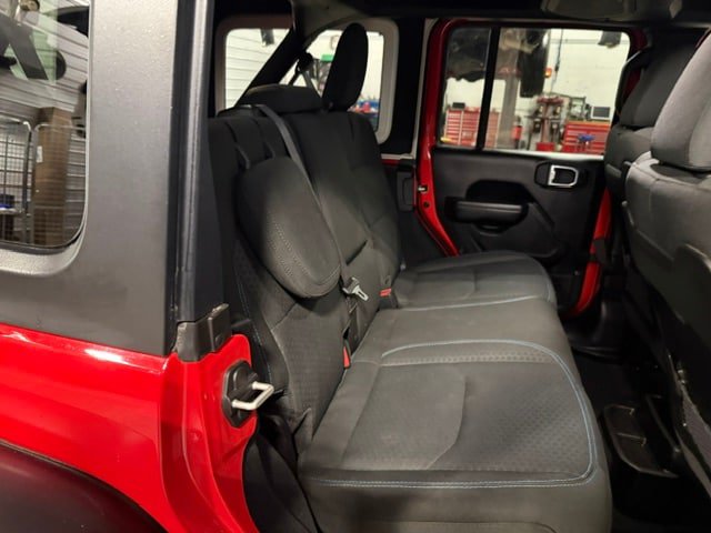 Used 2024 Jeep Wrangler Unlimited Rubicon 4xe w/ Technology Group AWD/4WD image 16