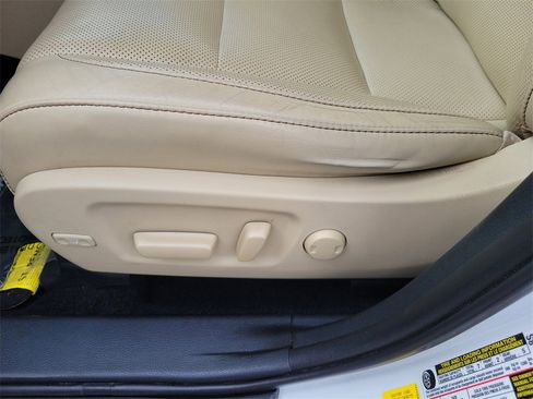 Used 2019 Toyota Highlander Limited Platinum image 22