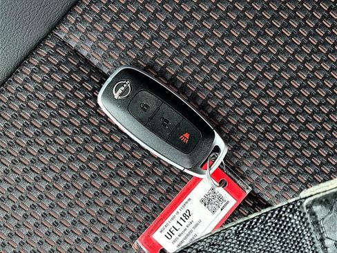 Used 2025 Nissan Kicks SR image 11