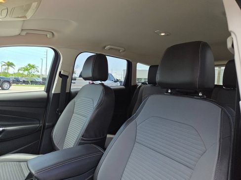Used 2017 Ford Escape SE w/ SE Sport Appearance Package AWD/4WD image 27