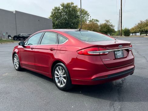 Used 2017 Ford Fusion SE image 4