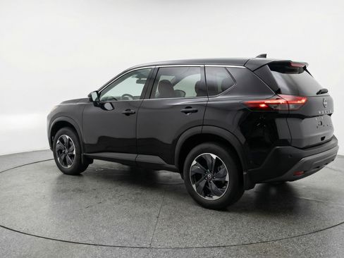 Used 2025 Nissan Rogue SV FWD image 6