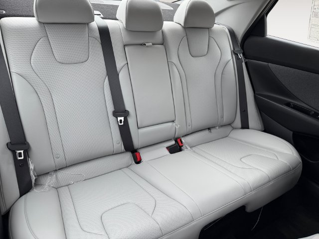 Used 2025 Hyundai Elantra Limited FWD image 28