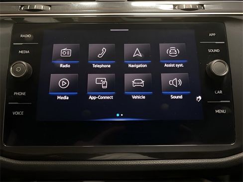 Used 2022 Volkswagen Tiguan SE image 33