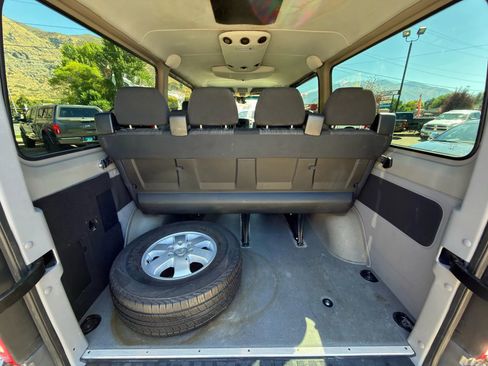 Used 2015 Mercedes-Benz Sprinter 2500 image 14