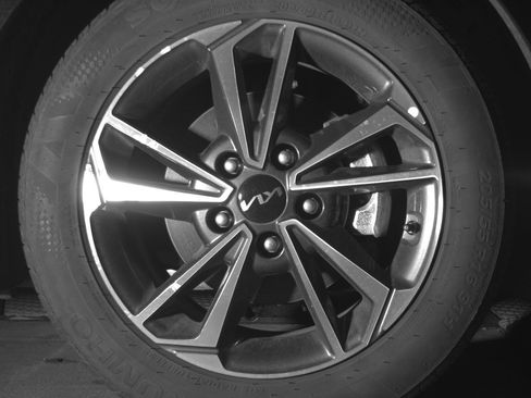 Used 2024 Kia Forte LXS w/ LXS Technology Package image 13