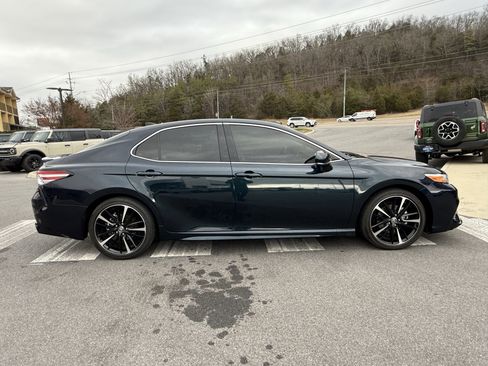 Used 2020 Toyota Camry XSE image 4
