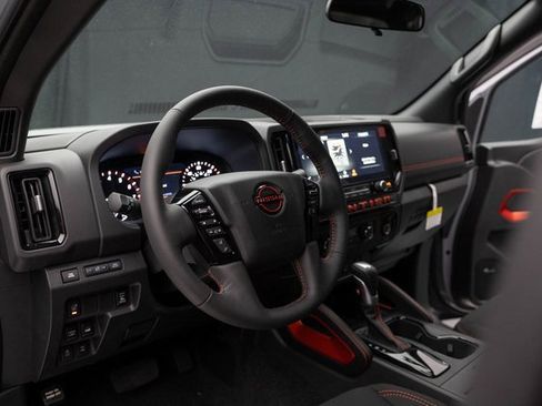 Used 2025 Nissan Frontier PRO-4X w/ Pro Convenience Package image 30