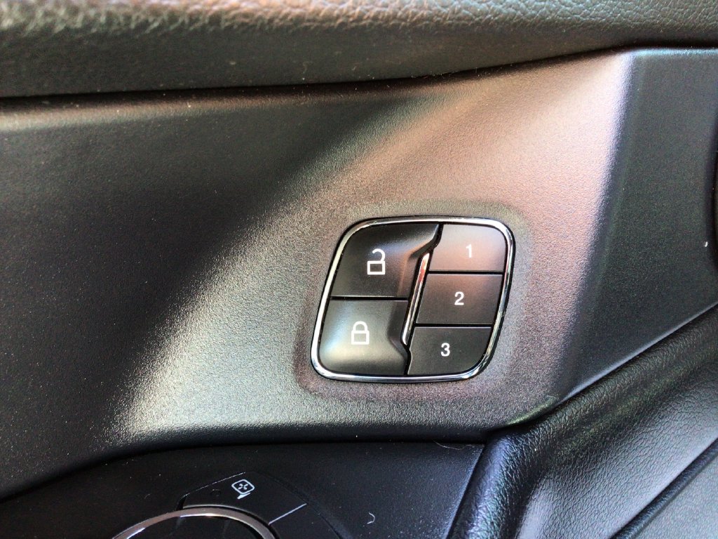 Used 2020 Ford Expedition XLT w/ Equipment Group 202A AWD/4WD image 30
