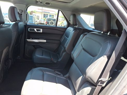 Used 2023 Ford Explorer XLT w/ Equipment Group 202A AWD/4WD image 11