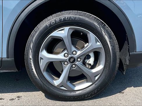Used 2025 Ford Escape ST-Line Select AWD/4WD image 9