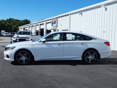 Used 2022 Honda Accord Touring image 2
