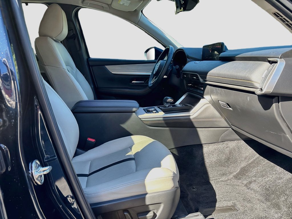 Certified 2024 MAZDA CX-90 Plug-In Hybrid w/ Preferred AWD/4WD image 30