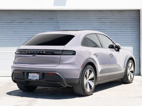 Certified 2024 Porsche Macan 4 Electric AWD/4WD image 7