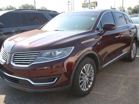 Used 2017 Lincoln MKX Select w/ Select Plus Package AWD/4WD image 4