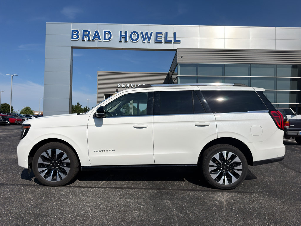 Used 2025 Ford Expedition Platinum w/ Driver's Package AWD/4WD image 1