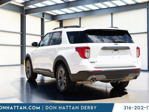 Used 2023 Ford Explorer XLT w/ Equipment Group 202A AWD/4WD image 20