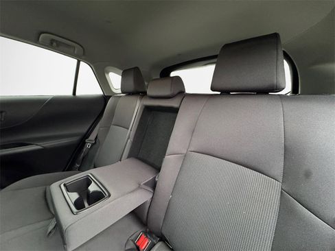 Used 2023 Toyota Venza LE image 24