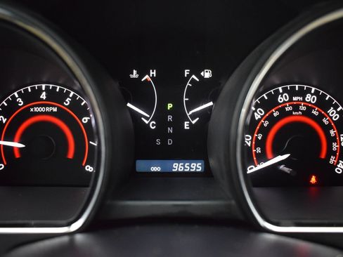 Used 2012 Toyota Highlander FWD w/ Tech Pkg image 21