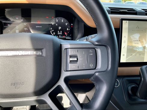 Used 2025 Land Rover Defender 130 X-Dynamic SE image 20