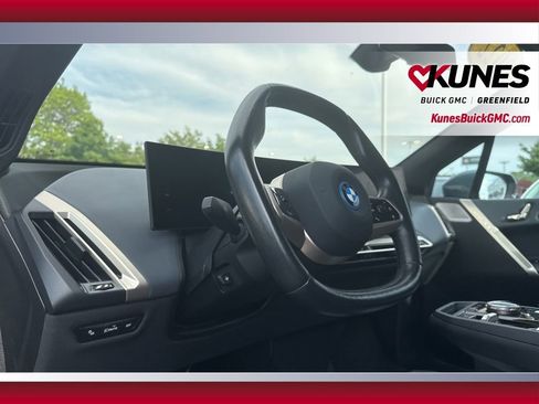 Used 2022 BMW iX xDrive50 w/ Premium Package AWD/4WD image 17