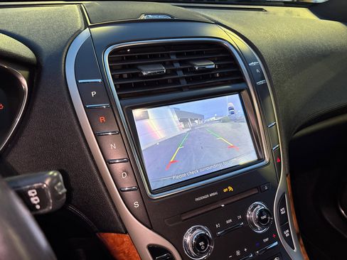 Used 2020 Lincoln Nautilus Reserve w/ Cargo Utility Package image 20