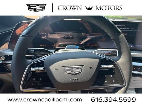 New 2026 Cadillac Lyriq Luxury AWD/4WD image 15