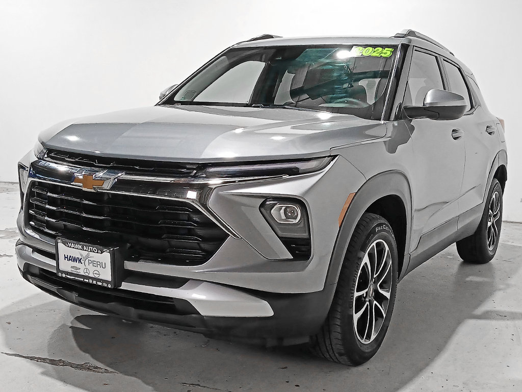 Used 2025 Chevrolet TrailBlazer LT AWD/4WD image 3