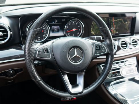Used 2018 Mercedes-Benz E 300 4MATIC w/ AMG Line Exterior image 22