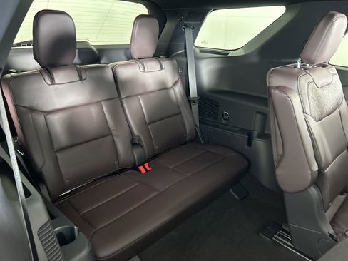 New 2026 Ford Explorer Platinum image 33